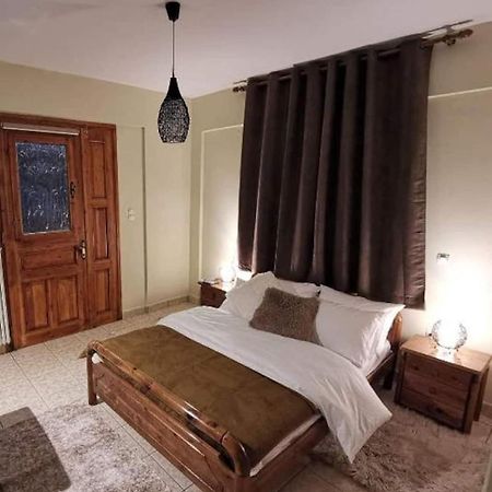 Keramidaki Mini Suites 4 Kalavryta Eksteriør billede